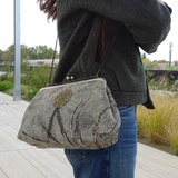 Clutch Oriente Gris